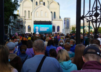 Сотни новосибирцев пришли на шоу в честь 800-летия Александра Невского