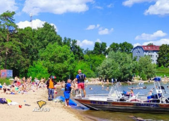 Труп вынесло к пляжу «У моря Обского» в Новосибирске