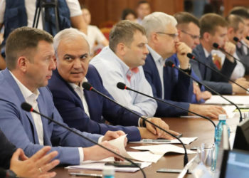 Без помощи депутатов проблему долгостроев решить не получится