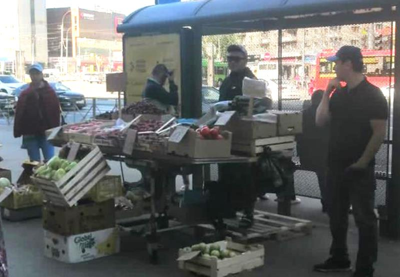 «Хлебное» место пусто не бывает: торговцы-нелегалы снова появились на площади Калинина