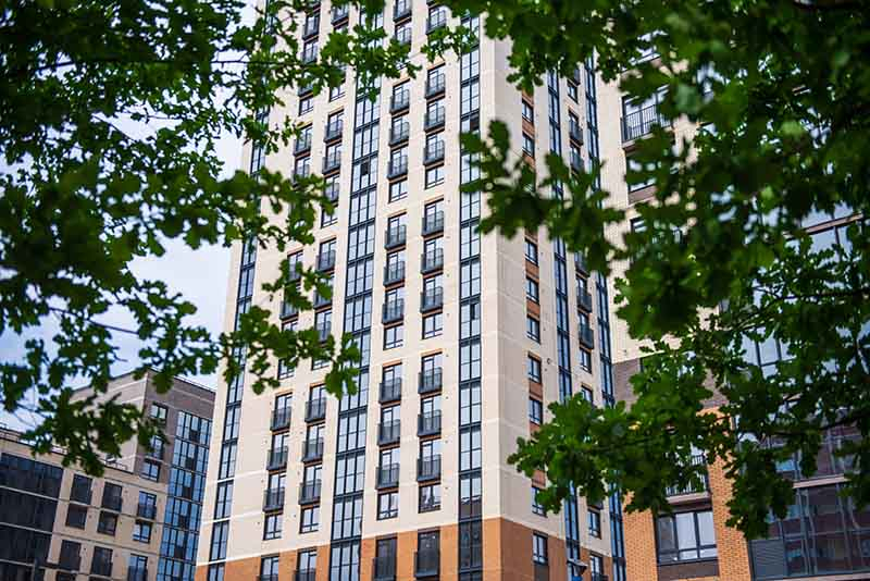 Ставки снижены: как сэкономить до 1,4 млн рублей на покупке квартиры возле метро