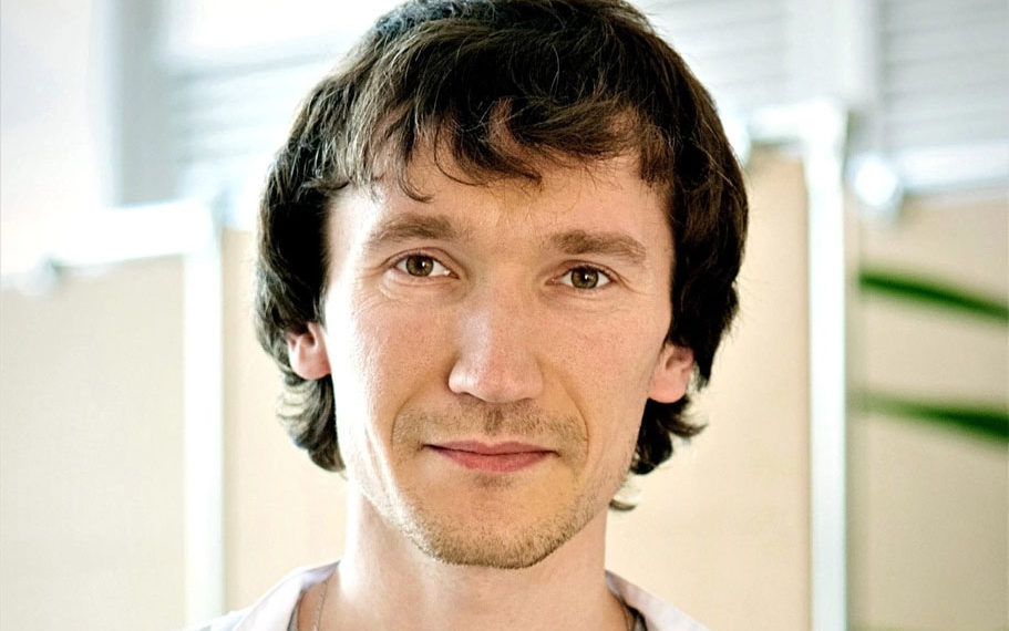 «Только вакцинация и маски»: биохимик из Новосибирска рассказал об особенностях новой волны COVID-19