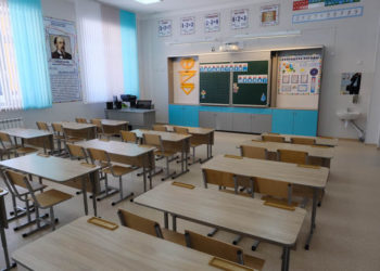 Большинство родителей высказались против запрета на мобильные телефоны в школе