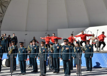 Митинг-концерт в поддержку Президента России и референдума в Донбассе собрал более 7 тысяч новосибирцев