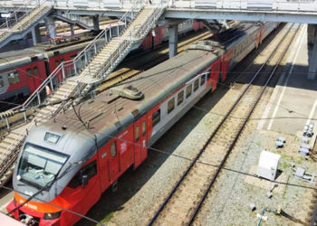 Новосибирские электрички две недели будут ходить с опозданием