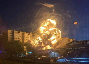 Пилот упавшего Су-34 попал на камеру очевидца аварии