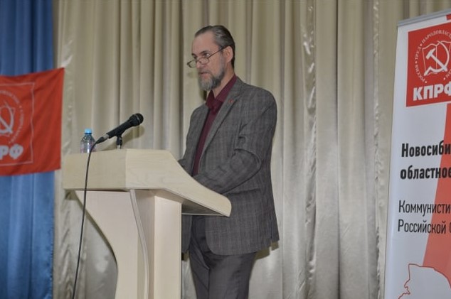 Колыванского депутата увели с заседания в неизвестном направлении под предлогом мобилизации