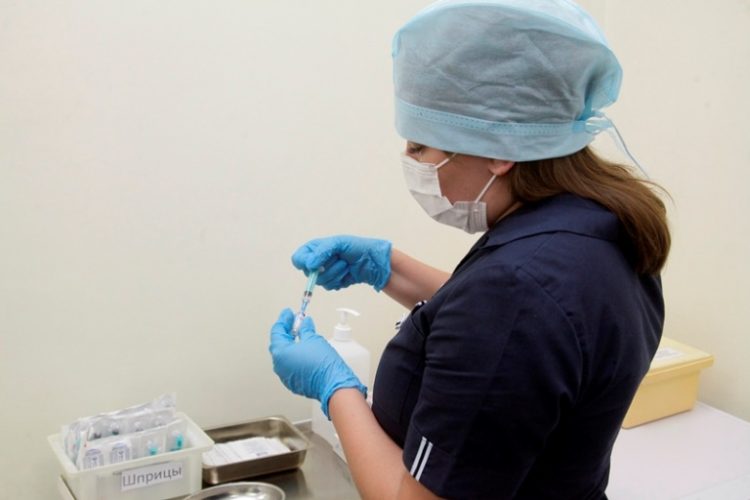 Медицина, прививка