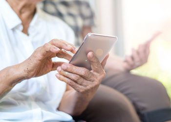 Уступите место: пенсионеры вытесняют молодую аудиторию в TikTok