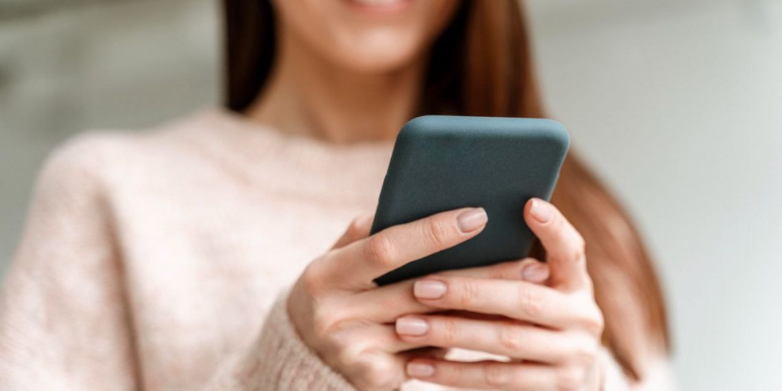 Новосибирцы стали меньше смотреть кино и больше читать фантастику в 2022 году