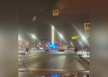 Новосибирцы возмутились поломке стелы через неделю после открытия