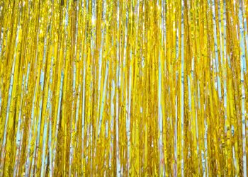 Мишура и гирлянда включили сигнал тревоги в трех новосибирских магазинах