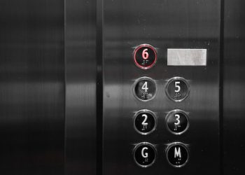 В старых домах новые лифты начнут быстрее запускать в эксплуатацию