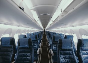 Рейс до Новосибирска получил сообщение об угрозе взрыва в полете