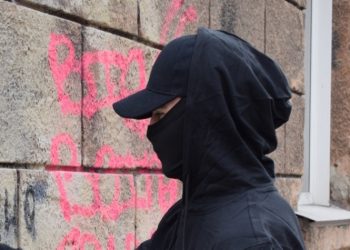 Вандалы ополчились на пешеходный переход под Новосибирском