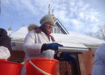 Святую воду будут разливать в Новосибирске два дня подряд