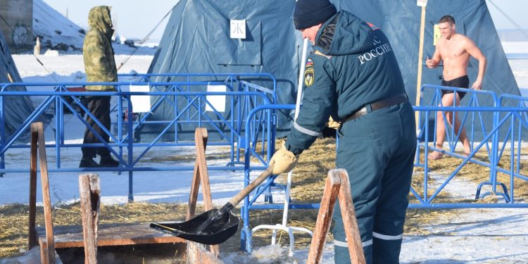 Где можно будет окунуться в прорубь на Крещение в Новосибирской области