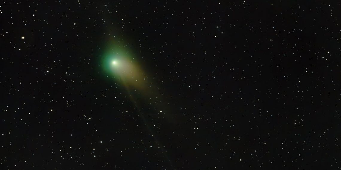 Ярчайшую комету 2023 года запечатлел астрофотограф из Новосибирска
