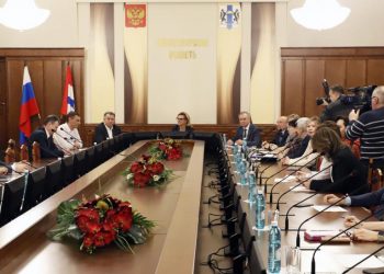 Круглый стол о внедрении Единого налогового счета прошел в Заксобрании Новосибирской области