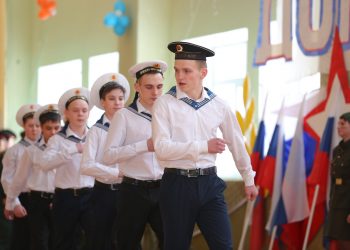 Защитники Отечества: как в Центрах помощи детям, оставшимся без попечения родителей, проводится патриотическое воспитание молодежи