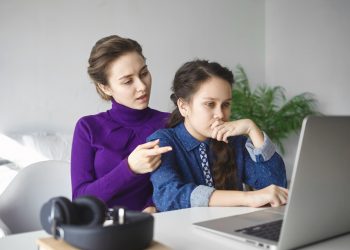 Каждый третий родитель считает, что подрабатывать можно с 14 лет