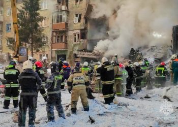 Глава МЧС вылетел в Новосибирск после взрыва на Линейной