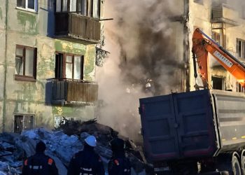 Что сейчас происходит на месте взрыва в пятиэтажке Новосибирска: фото