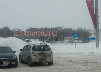 Движение рейсовых автобусов ограничили в трех регионах Сибири из-за метели и гололеда