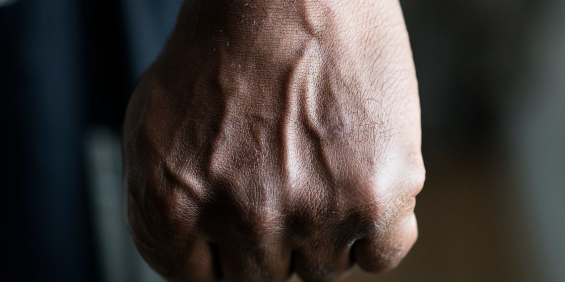 Судимому за разбой новосибирцу грозит срок за схватку с полицейскими