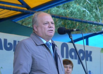 Главу Центрального округа Новосибирска отдали под суд из-за «стелы Бастрыкина»