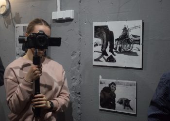 Фотовыставка с портретами бездомных людей открылась в Новосибирске