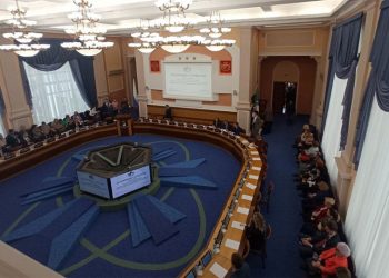 Политические поправки в Устав Новосибирска обсудили на публичных слушаниях