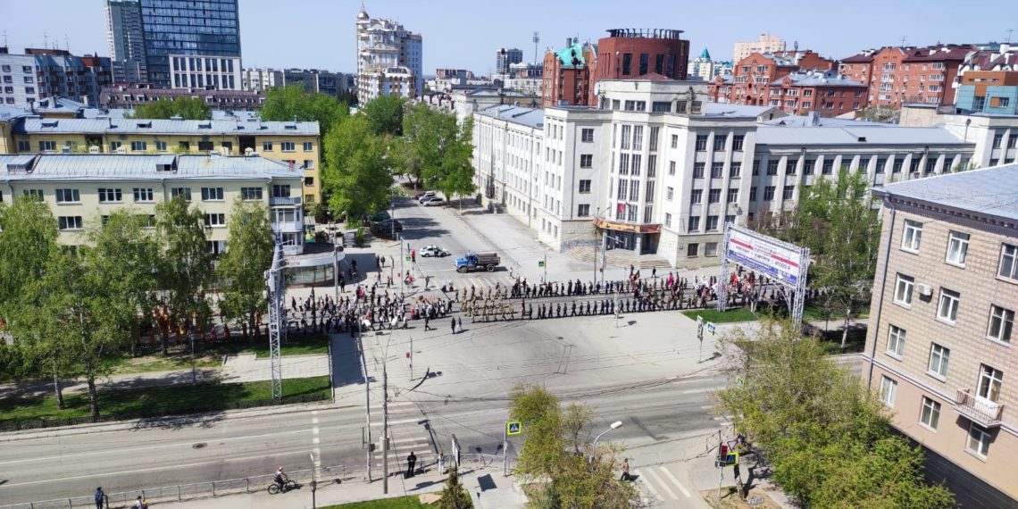 В Новосибирске перекрыты центральные улицы города из-за крестного хода