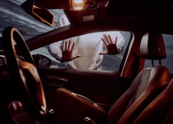 Покатался и вернул назад: под Новосибирском парень угнал авто у пенсионера