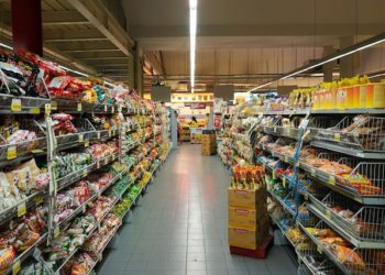 В ЦБ предложили ввести оплату в магазинах лицом