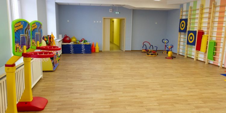 Силовики пришли с обысками в детский сад на левом берегу Новосибирска