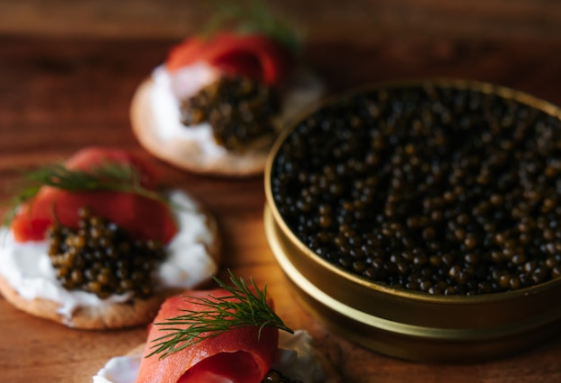 В Новосибирске мужчину приговорили к году колонии за продажу 49 кг краснокнижной икры