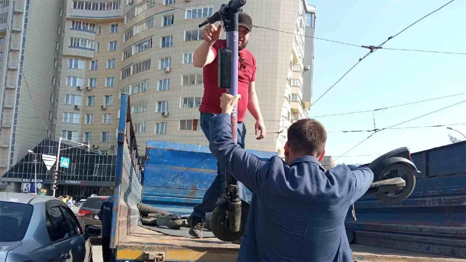 «Никого за уши не тянем»: мэр Новосибирска высказался об уходе кикшеринга Urent