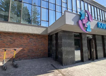 Прокуратура проверит действия приставов, выгонявших врачей и пациентов из частной клиники в Новосибирске