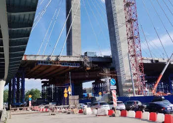 «Если пылью дышит нос – Виноват четвёртый мост»: концессионер четвертого моста ответил на обвинения мэрии стихом