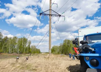 АО «РЭС» активно готовит электросети к зиме – ремонтная программа идет с перевыполнением