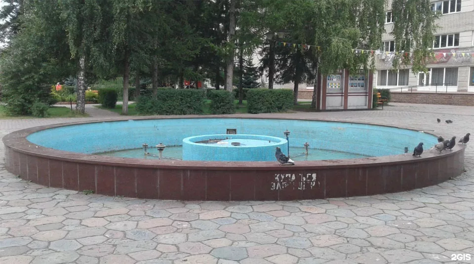 Дети разгромили единственный фонтан в городе Обь