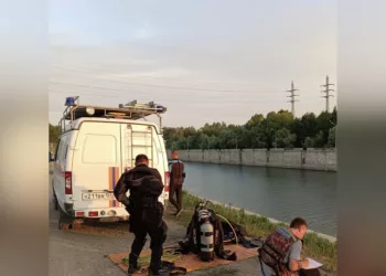 Тело мужчины подняли со дна канала на Шлюзе