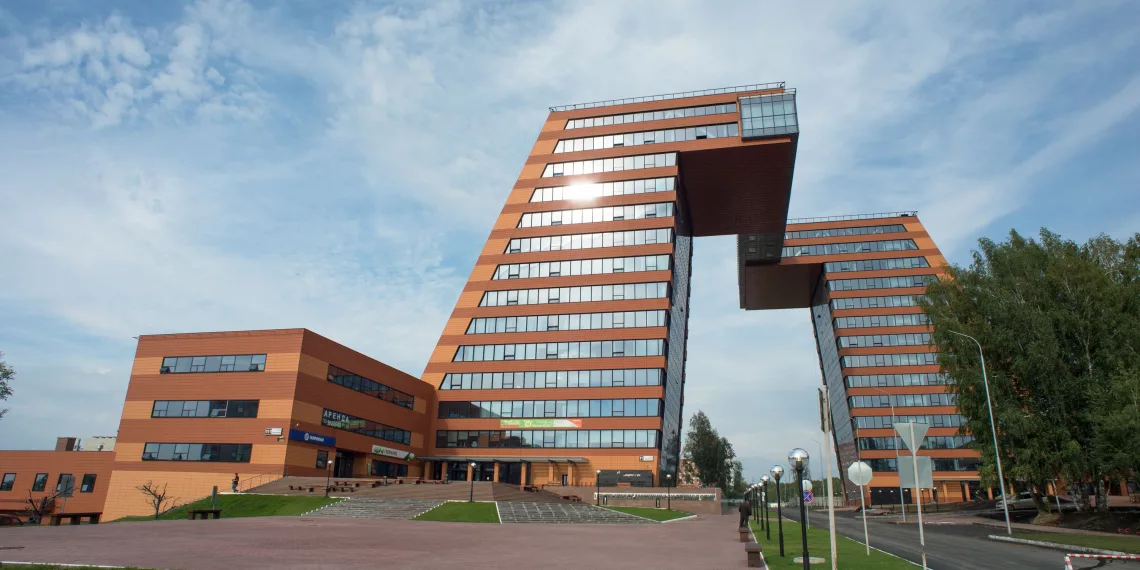 Жители Новосибирска начали получать сообщения о взрывах в Академгородке