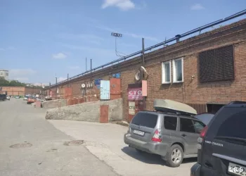 Власти планируют снести гаражный кооператив напротив ТРЦ «Аура»