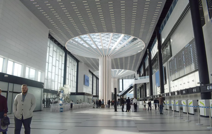 В ожидании рейса: что делают пассажиры Толмачёво перед вылетом