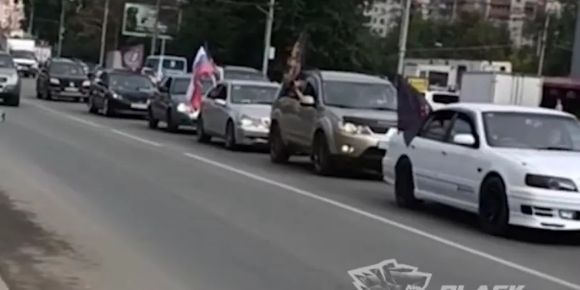 ЧВК «Вагнер» устроили автопробег в центре Новосибирска