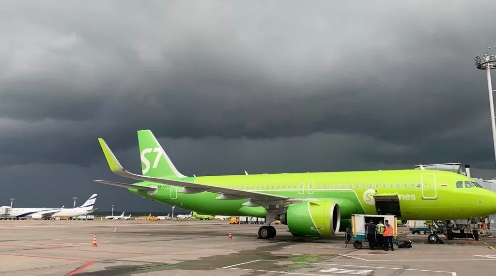 Пассажиры рейса «Иркутск — Новосибирск» 12 часов ждали своего вылета