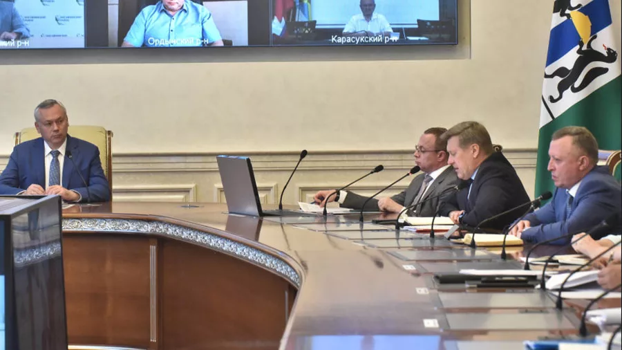 Андрей Травников поручил мэру Новосибирска взять на контроль комплексный ремонт дорог и тротуаров по примеру Академгородка