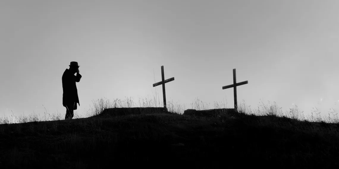 Таинственное новосибирское кладбище проверят на халатность